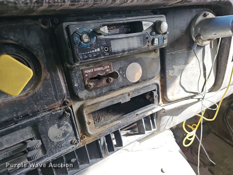 image for item EJ5827 1986 International  F2574 dump truck