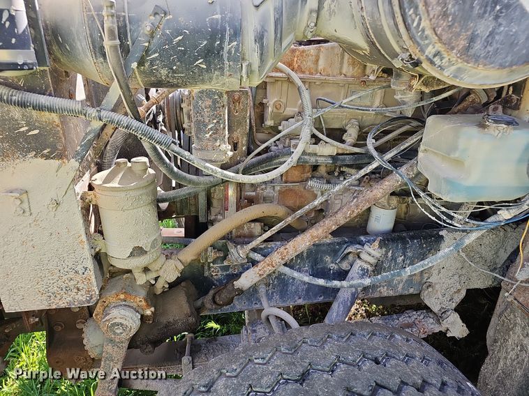 image for item EJ5827 1986 International  F2574 dump truck