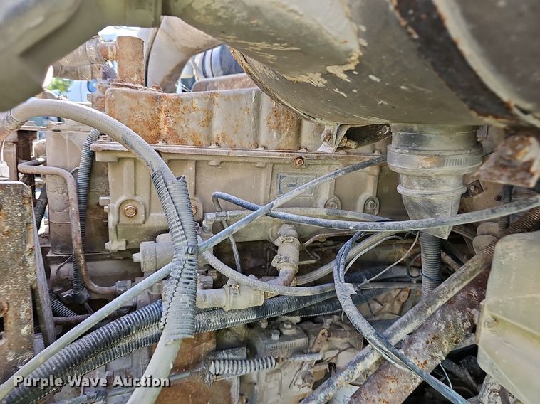 image for item EJ5827 1986 International  F2574 dump truck