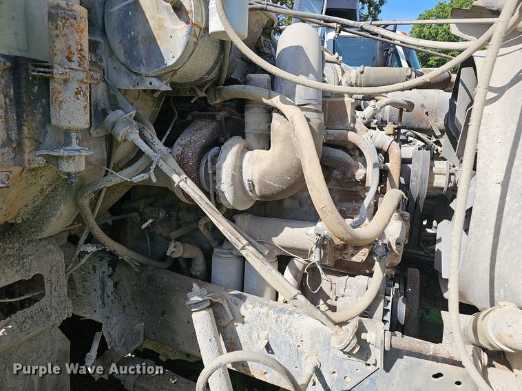 image for item EJ5827 1986 International  F2574 dump truck