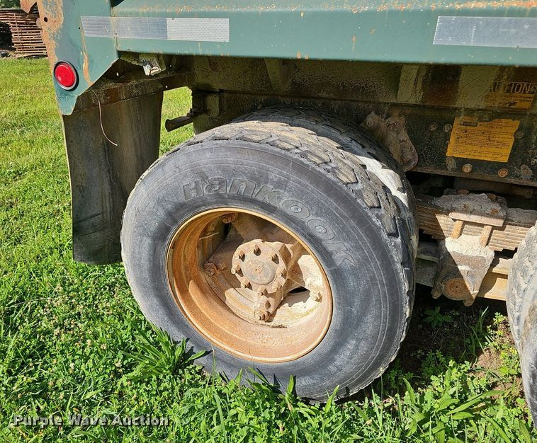image for item EJ5827 1986 International  F2574 dump truck
