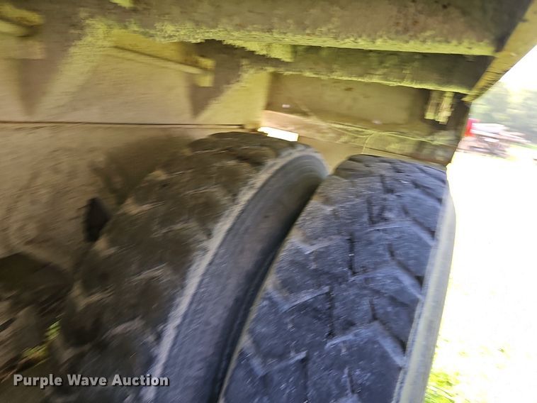 image for item EJ5827 1986 International  F2574 dump truck