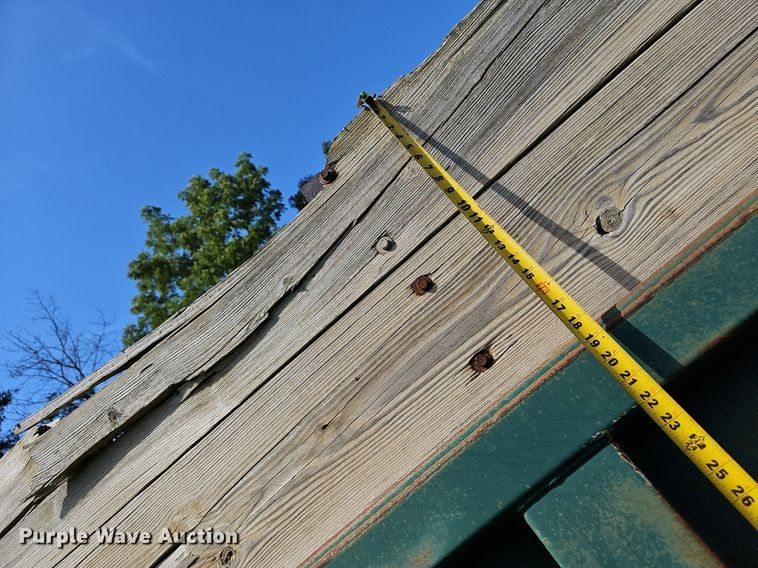 image for item EJ5829 1995 International  2574 dump truck