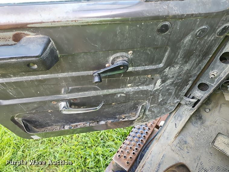 image for item EJ5829 1995 International  2574 dump truck