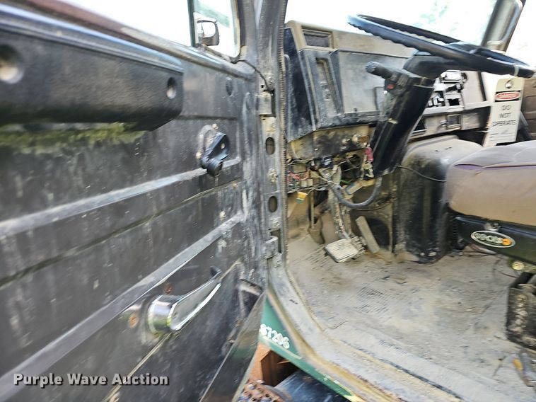 image for item EJ5829 1995 International  2574 dump truck