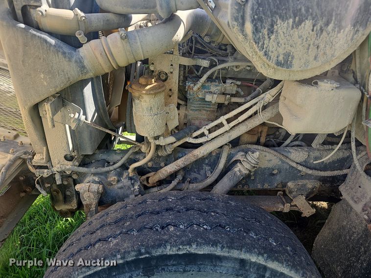 image for item EJ5829 1995 International  2574 dump truck