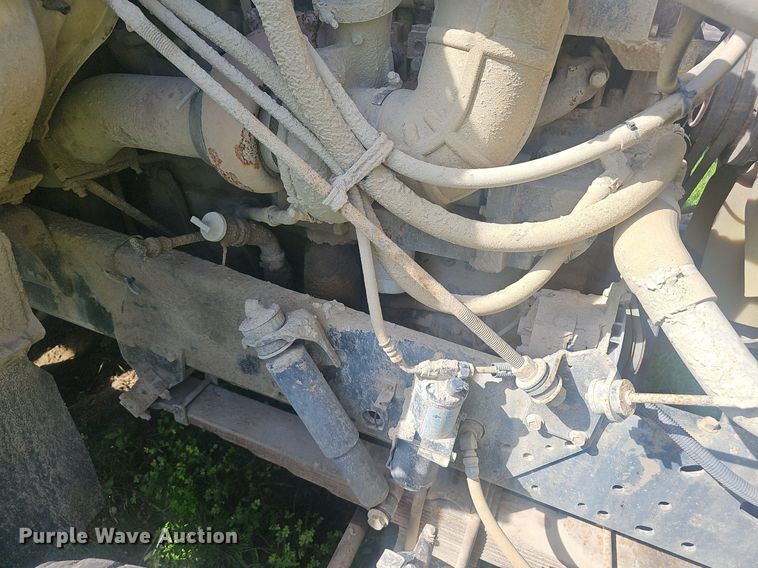 image for item EJ5829 1995 International  2574 dump truck