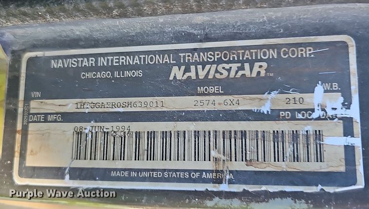 image for item EJ5829 1995 International  2574 dump truck