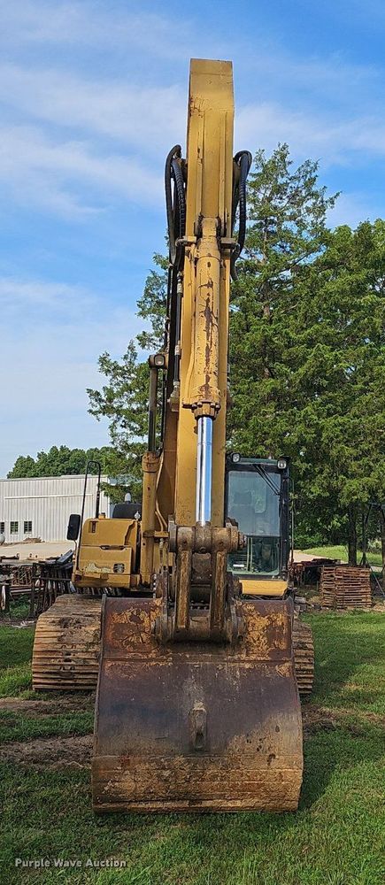 image for item EJ5835 1999 Caterpillar  330B L excavator