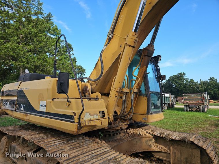 image for item EJ5835 1999 Caterpillar  330B L excavator
