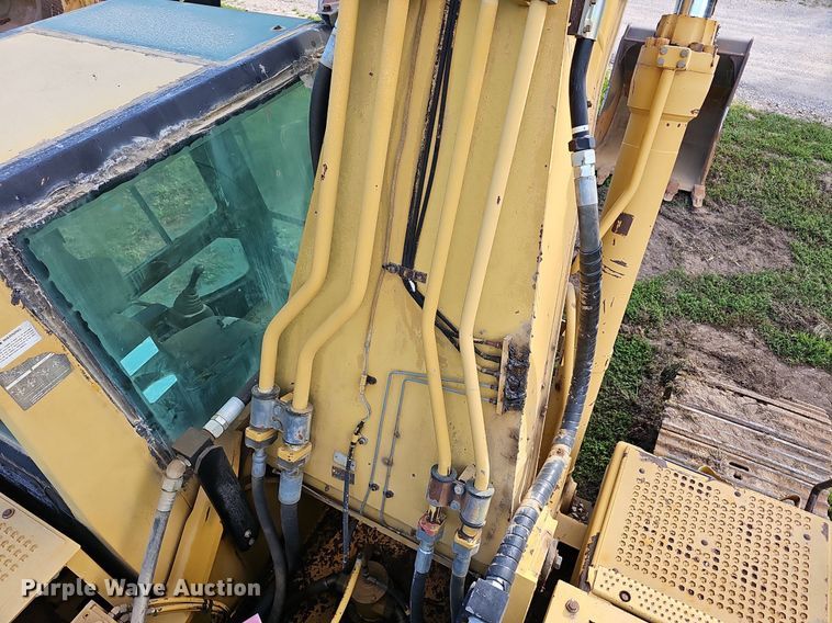 image for item EJ5835 1999 Caterpillar  330B L excavator