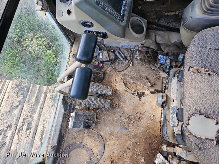 image for item EJ5835 1999 Caterpillar  330B L excavator