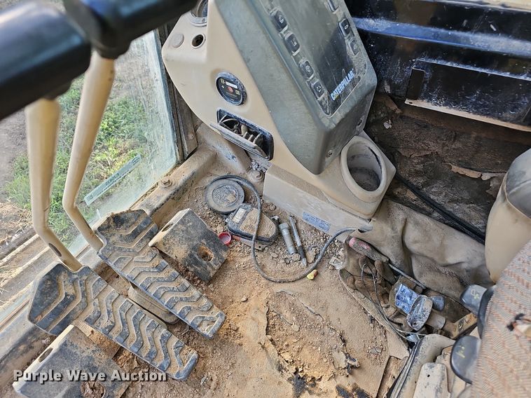 image for item EJ5835 1999 Caterpillar  330B L excavator