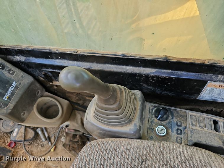 image for item EJ5835 1999 Caterpillar  330B L excavator