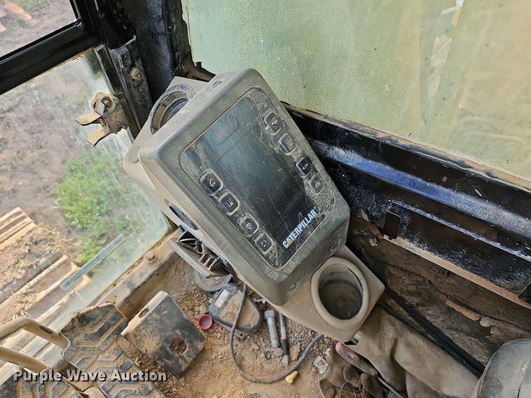 image for item EJ5835 1999 Caterpillar  330B L excavator