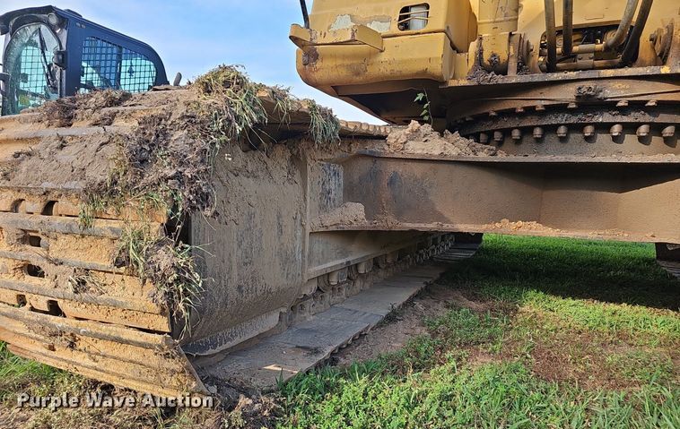 image for item EJ5835 1999 Caterpillar  330B L excavator