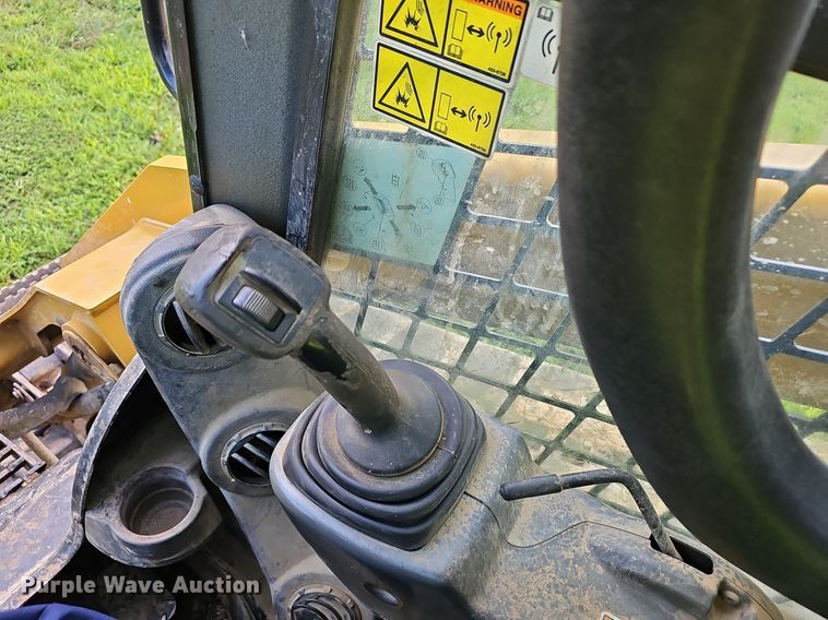 image for item EJ5836 2016 Caterpillar  299D2 skid steer loader