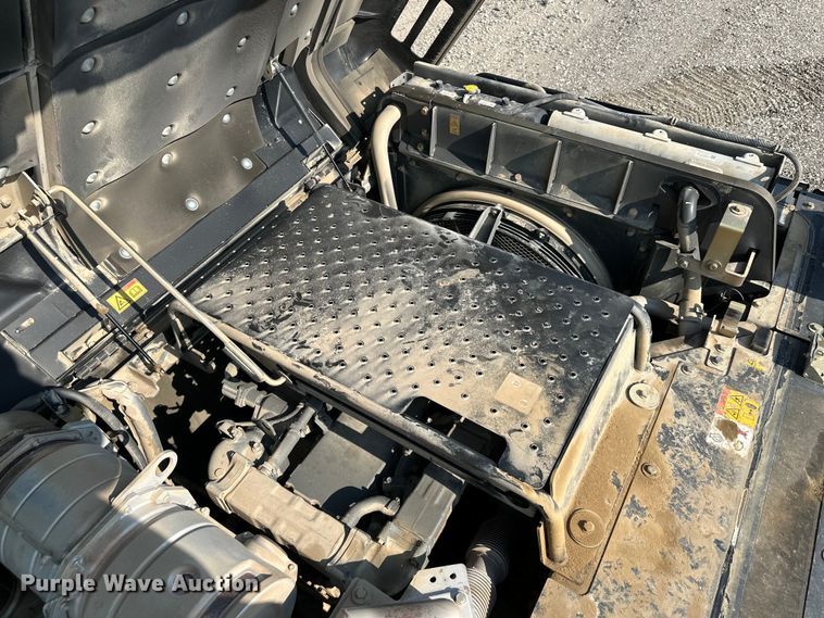 image for item EJ6389 2019 Link-Belt 350X4 excavator