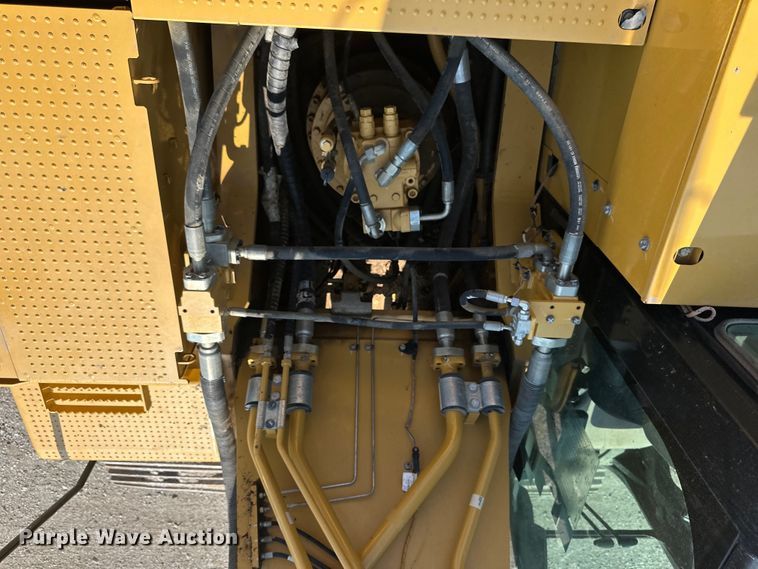 image for item EJ6390 2017 Caterpillar 336F excavator