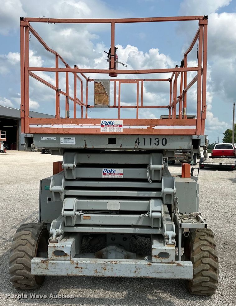 image for item EJ6391 1998 Skyjack SJ8841 scissor lift