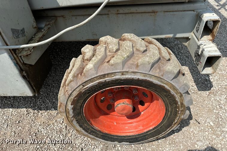 image for item EJ6391 1998 Skyjack SJ8841 scissor lift