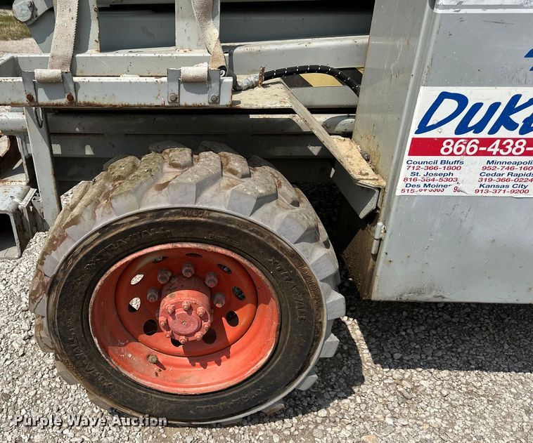 image for item EJ6391 1998 Skyjack SJ8841 scissor lift