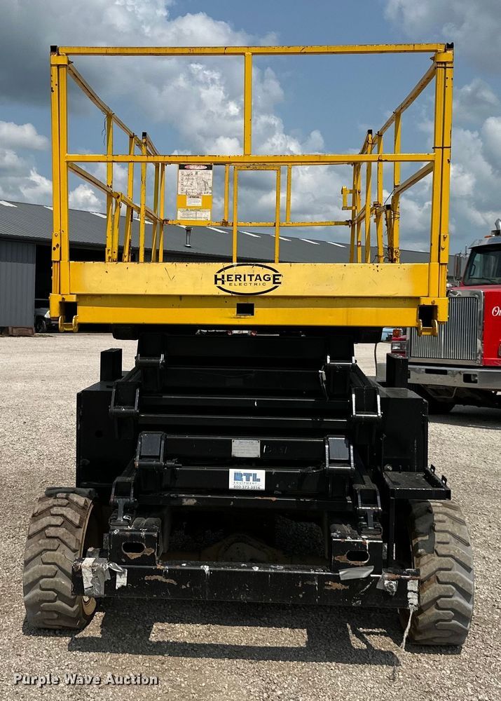 image for item EJ6392 1999 Skyjack SJ8841 scissor lift