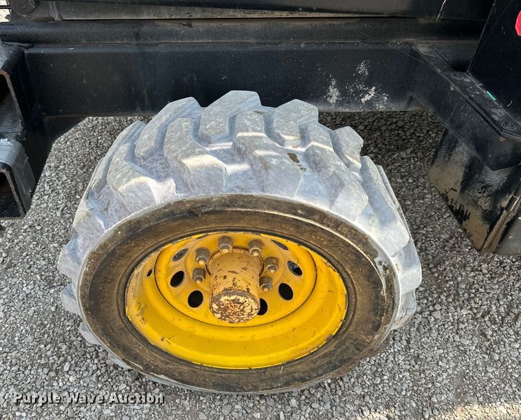 image for item EJ6392 1999 Skyjack SJ8841 scissor lift