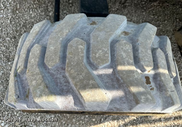 image for item EJ6392 1999 Skyjack SJ8841 scissor lift