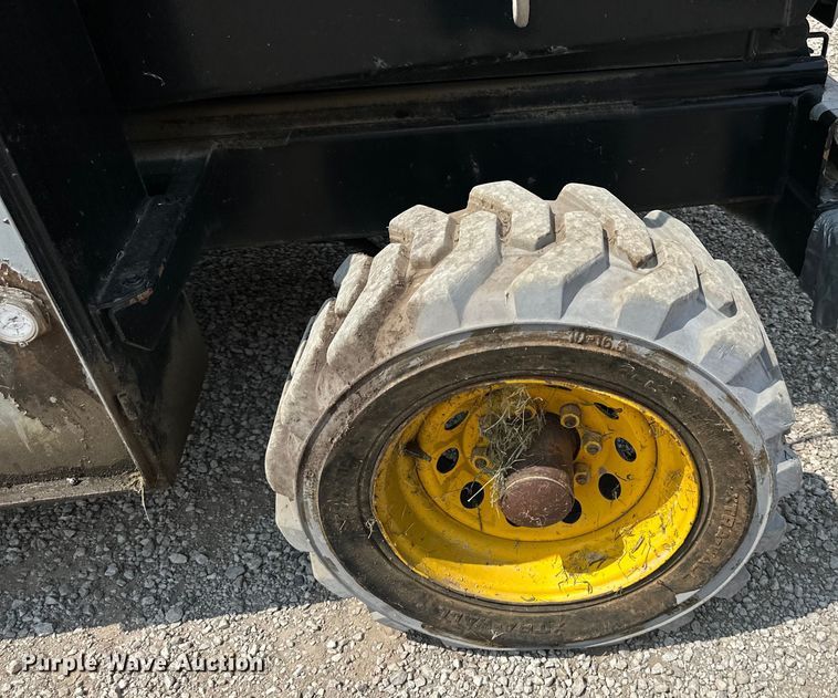 image for item EJ6392 1999 Skyjack SJ8841 scissor lift