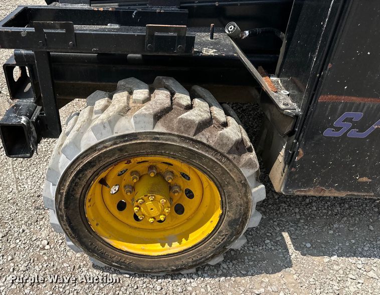 image for item EJ6392 1999 Skyjack SJ8841 scissor lift