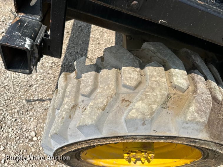 image for item EJ6392 1999 Skyjack SJ8841 scissor lift