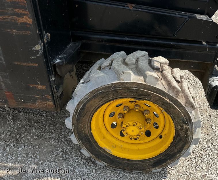 image for item EJ6392 1999 Skyjack SJ8841 scissor lift