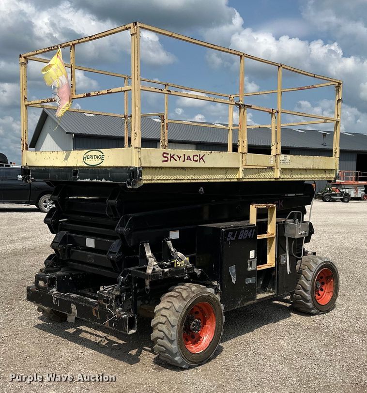 image for item EJ6393 1999 SkyJack  SJ8841 scissor lift