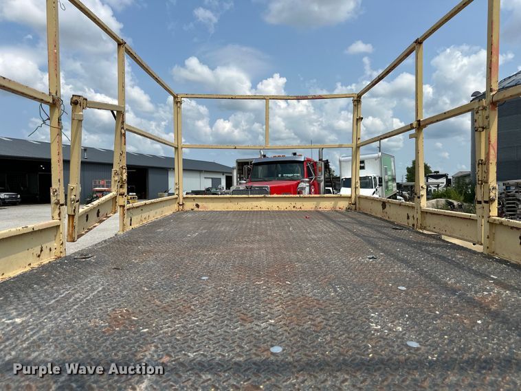 image for item EJ6393 1999 SkyJack  SJ8841 scissor lift