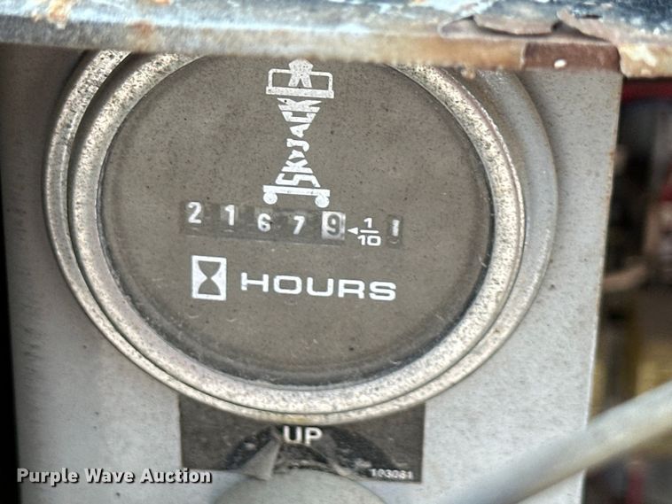 image for item EJ6393 1999 SkyJack  SJ8841 scissor lift