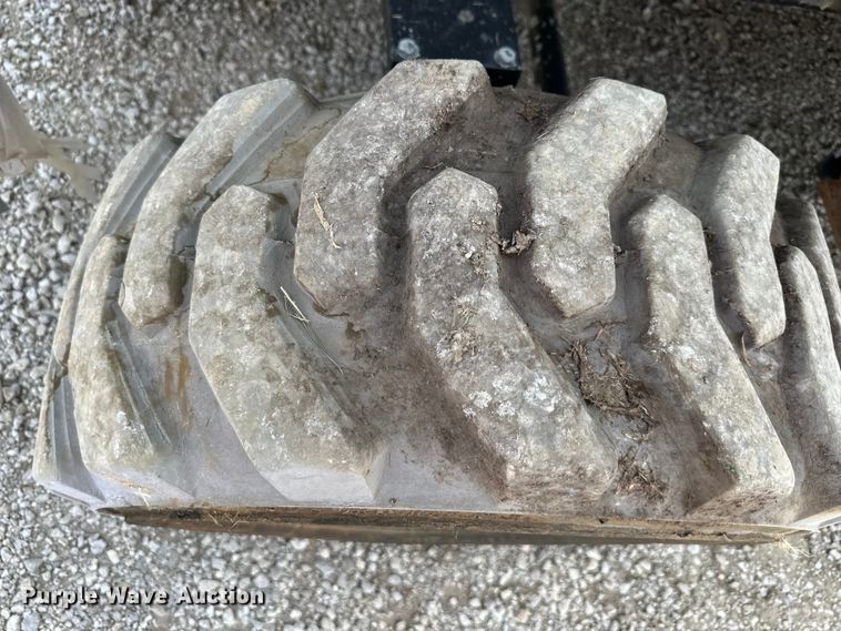 image for item EJ6393 1999 SkyJack  SJ8841 scissor lift