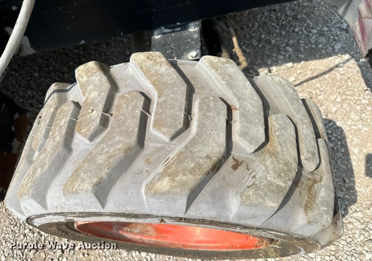 image for item EJ6393 1999 SkyJack  SJ8841 scissor lift