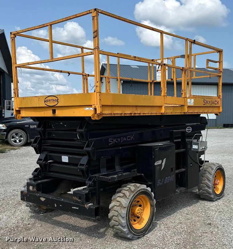 image for item EJ6394 1997 Skyjack SJ8841 scissor lift