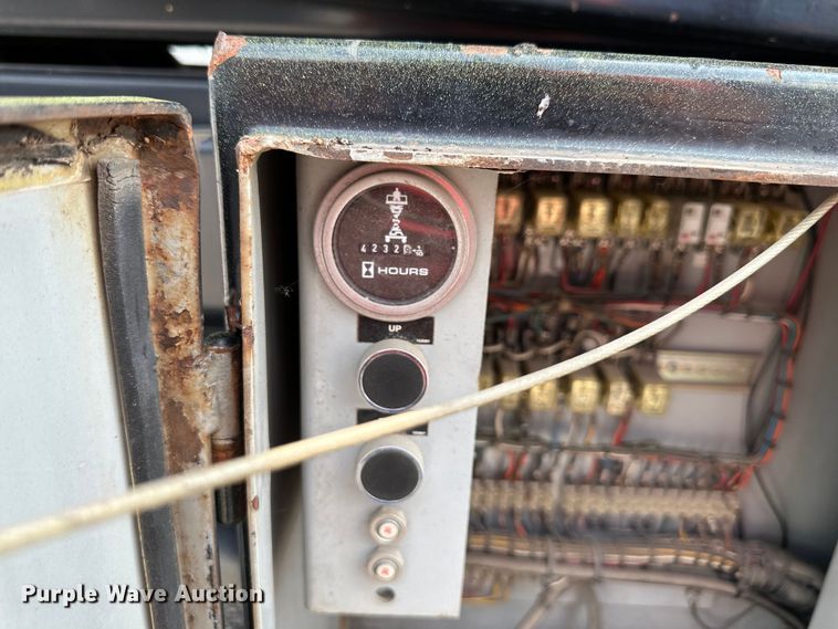 image for item EJ6394 1997 Skyjack SJ8841 scissor lift