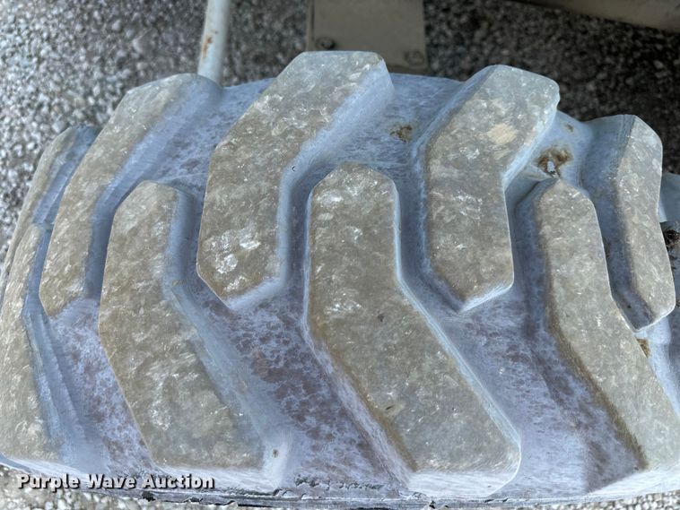 image for item EJ6394 1997 Skyjack SJ8841 scissor lift