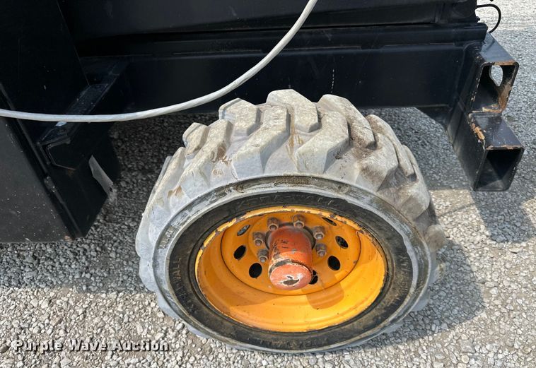 image for item EJ6394 1997 Skyjack SJ8841 scissor lift