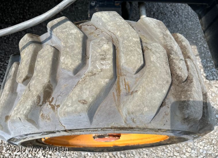 image for item EJ6394 1997 Skyjack SJ8841 scissor lift