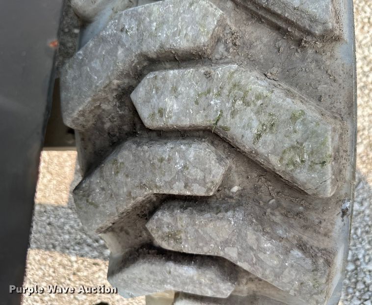 image for item EJ6394 1997 Skyjack SJ8841 scissor lift