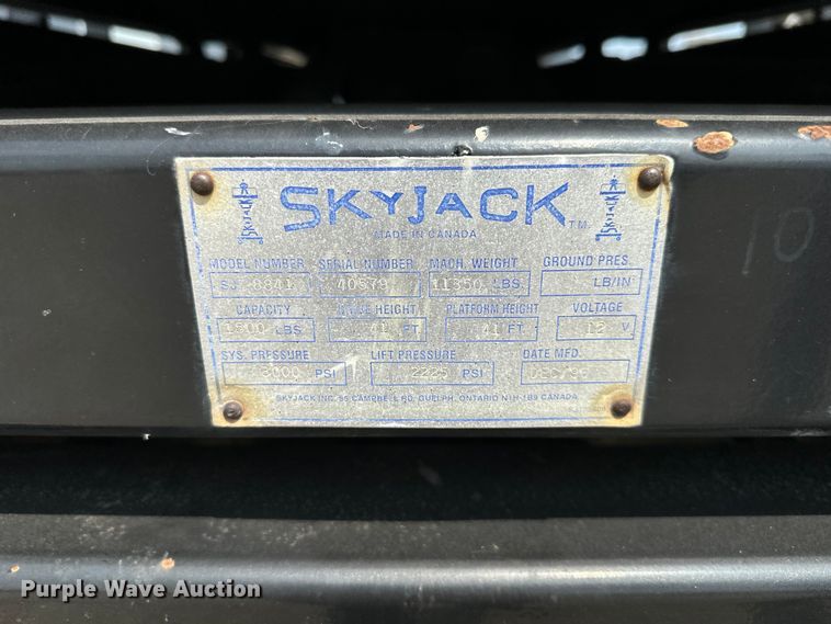 image for item EJ6394 1997 Skyjack SJ8841 scissor lift