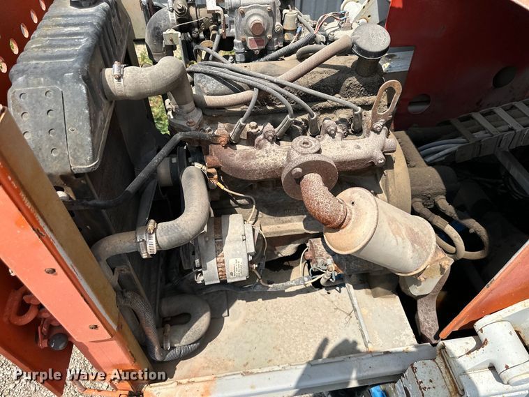 image for item EJ6395 1999 Skyjack   SJ8841 scissor lift