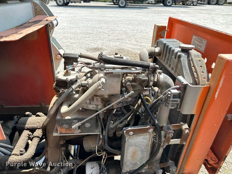 image for item EJ6395 1999 Skyjack   SJ8841 scissor lift