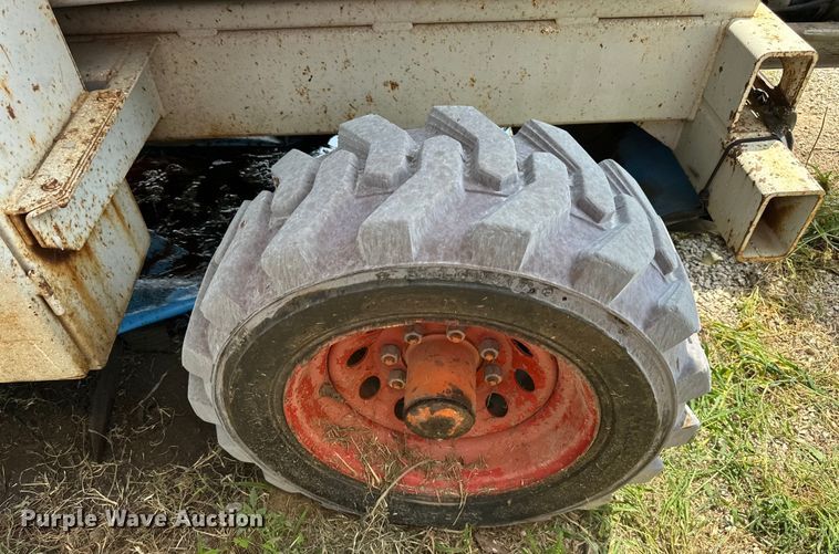 image for item EJ6395 1999 Skyjack   SJ8841 scissor lift