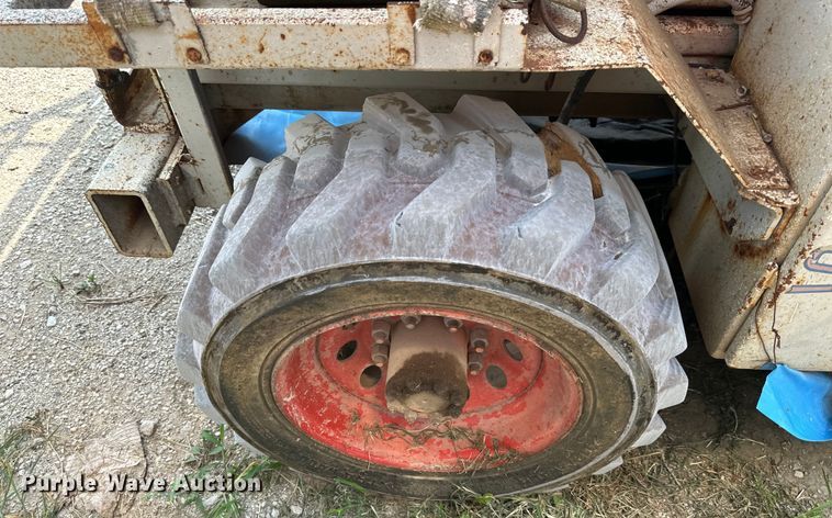 image for item EJ6395 1999 Skyjack   SJ8841 scissor lift