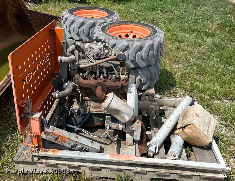 image for item EJ6395 1999 Skyjack   SJ8841 scissor lift